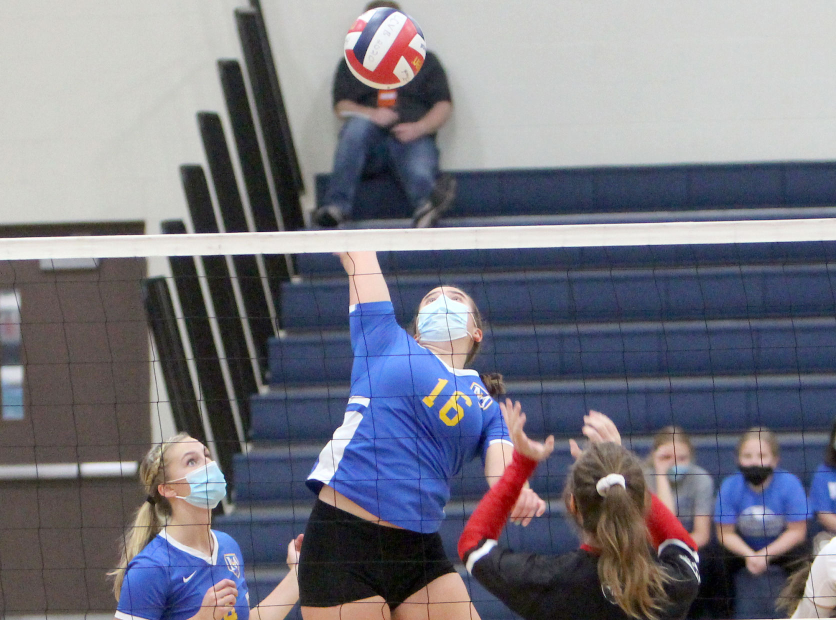 McDonell volleyball vs Prentice at Division 4 state semifinals 11-7-20